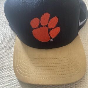 5 Different Football Hats